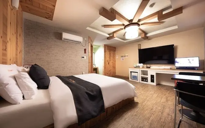 Oda (Fantasy (65 inch Netflix/PUBG PC 2 av)