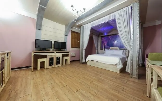 Oda (VIP - Disinfection complete (75-inch )