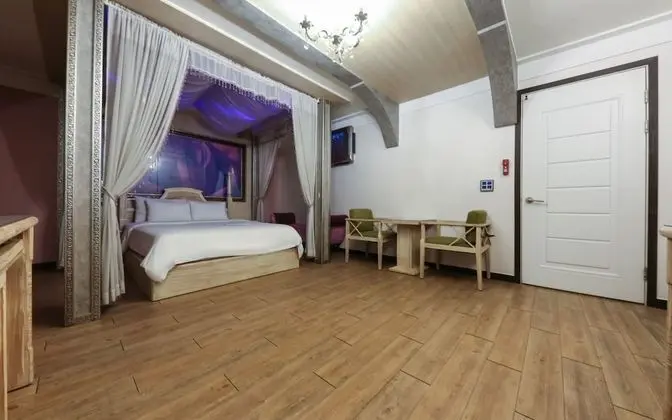 Oda (VIP - Disinfection complete (75-inch )