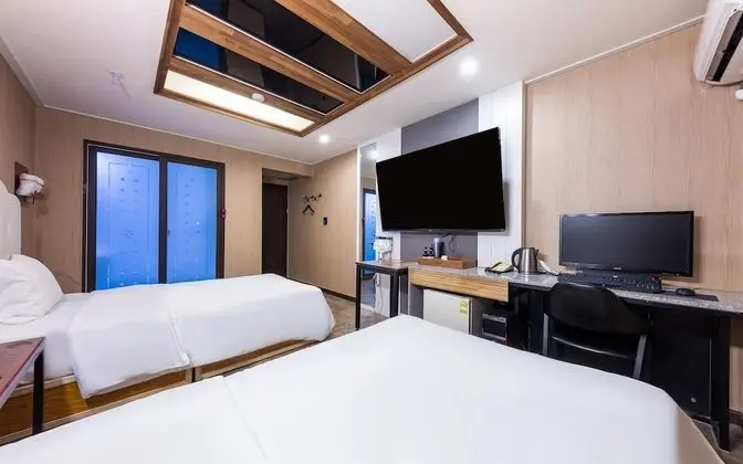 Oda (Twin Room (Netflix viewing twin bed P)