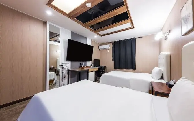 Oda (Twin Room (Netflix viewing twin bed P)