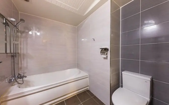 Oda (Twin Room (Netflix viewing twin bed P)