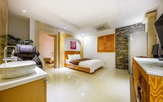 Oda (Sweet - double + double (magic chair )