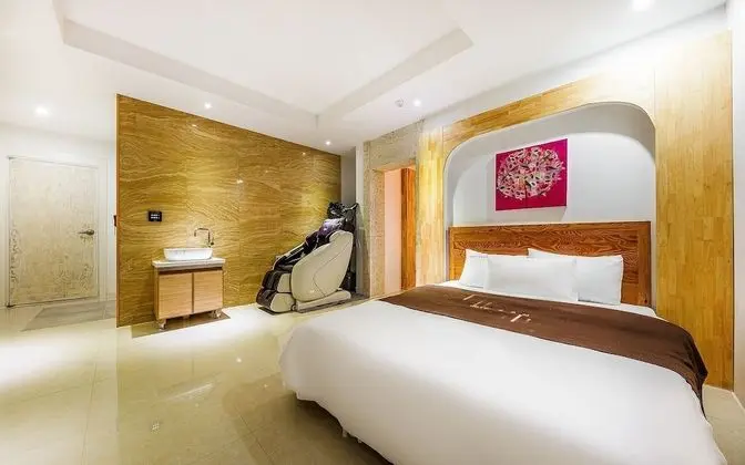 Oda (Sweet - double + double (magic chair )