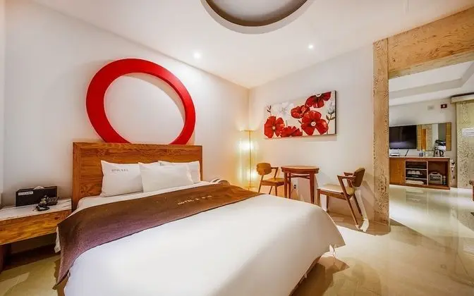 Oda (Sweet - double + double (magic chair )