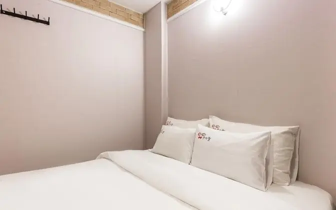 Oda (Standard (Netflix & YouTube Available)