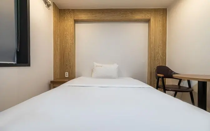 Oda (Room only (two cups of coffee + two c)