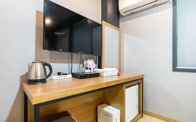 Oda (Room only (two cups of coffee + two c)