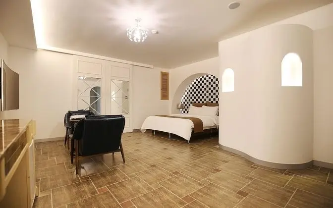 Oda (VIP Drive-in (2F))