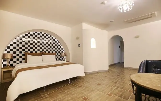 Oda (VIP Drive-in (2F))