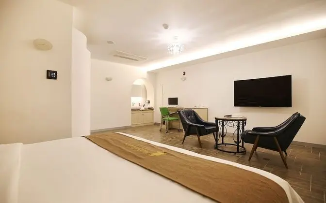 Oda (VIP Drive-in (2F))