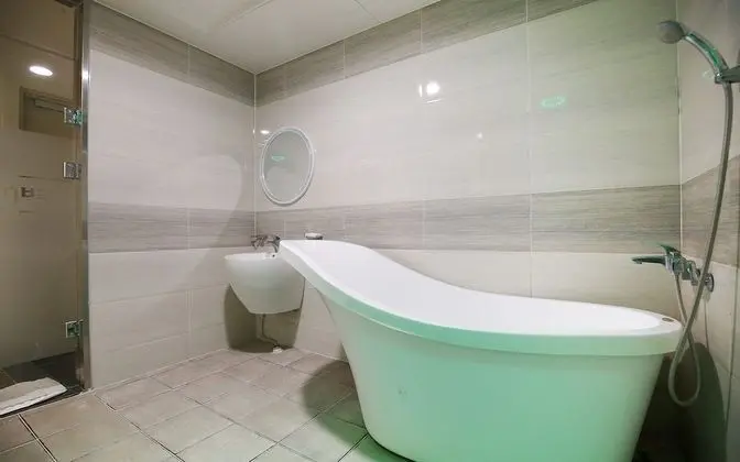 Oda (VIP Drive-in (2F))