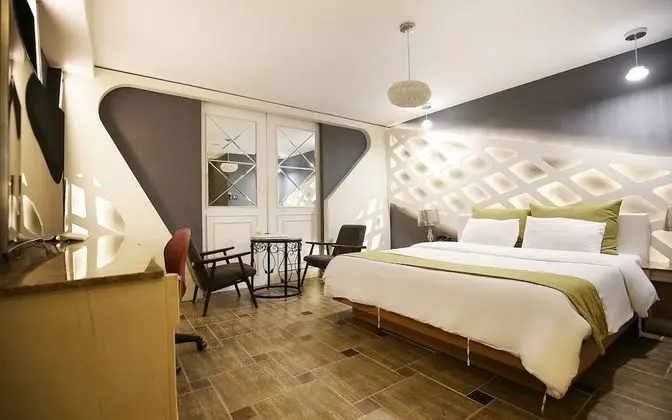 Oda (VIP Drive-in (2F))