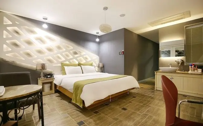 Oda (VIP Drive-in (2F))