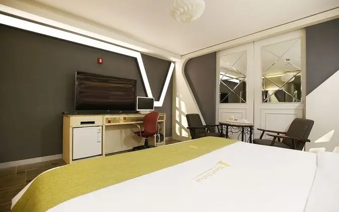 Oda (VIP Drive-in (2F))