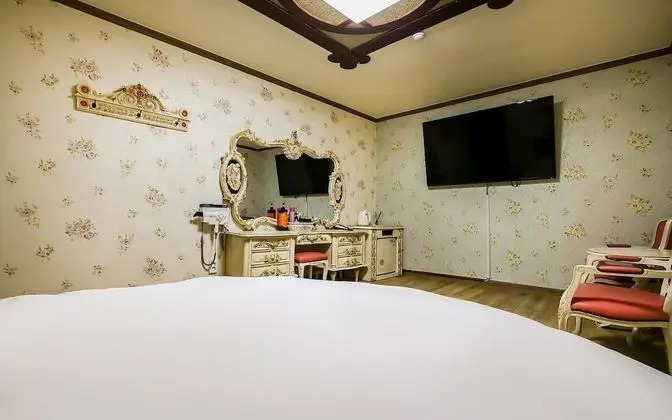 Oda (Standard A (Netflix/YouTube Available)