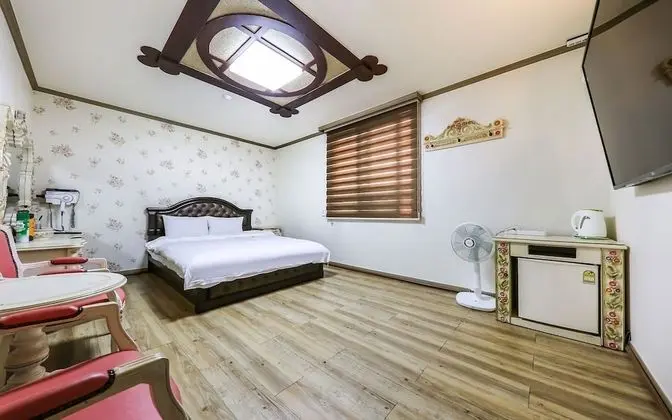 Oda (Standard A (Netflix/YouTube Available)