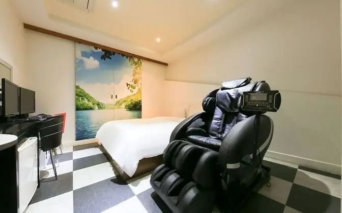 Oda (Special (A Quite Room + Massage Chair)