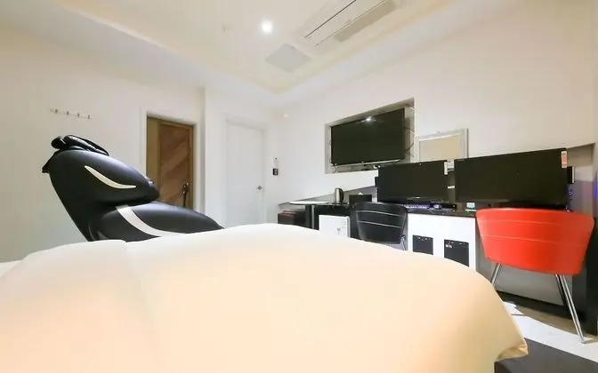 Oda (Special (A Quite Room + Massage Chair)