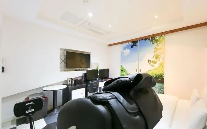 Oda (Special (A Quite Room + Massage Chair)