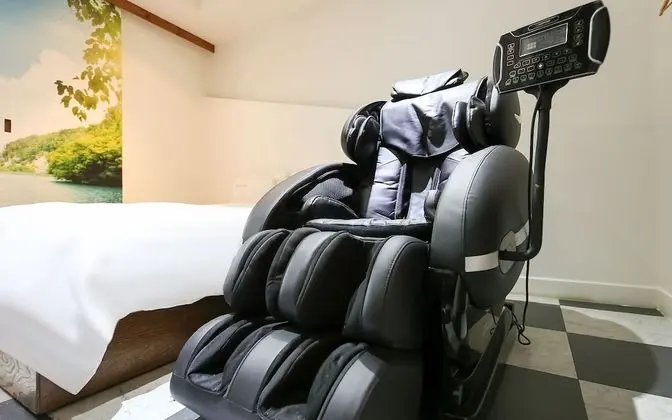 Oda (Special (A Quite Room + Massage Chair)