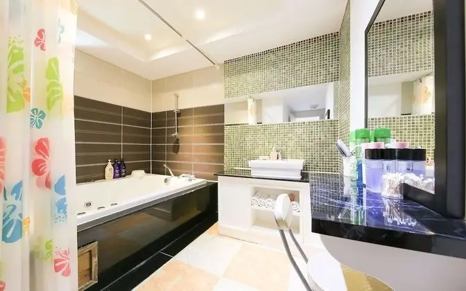 Oda (Special (A Quite Room + Massage Chair)