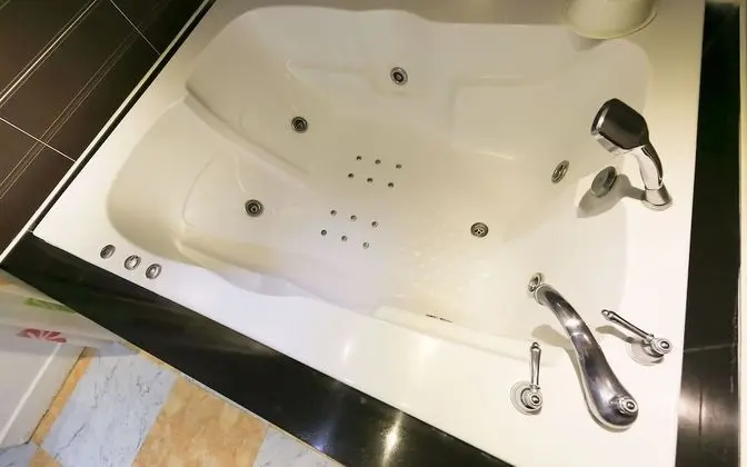 Oda (Special (A Quite Room + Massage Chair)