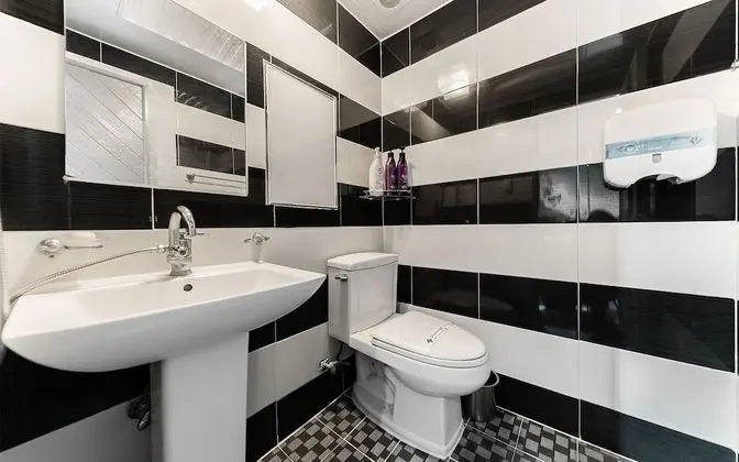 Oda (Special (A Quite Room + Massage Chair)