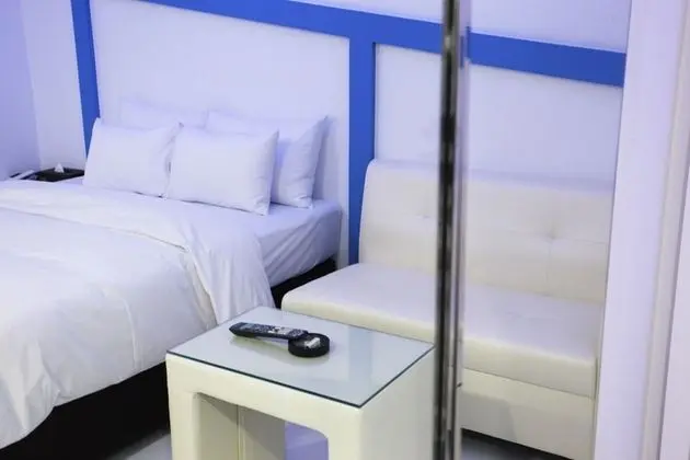 Oda (Premium (2PC 65-inch TV))