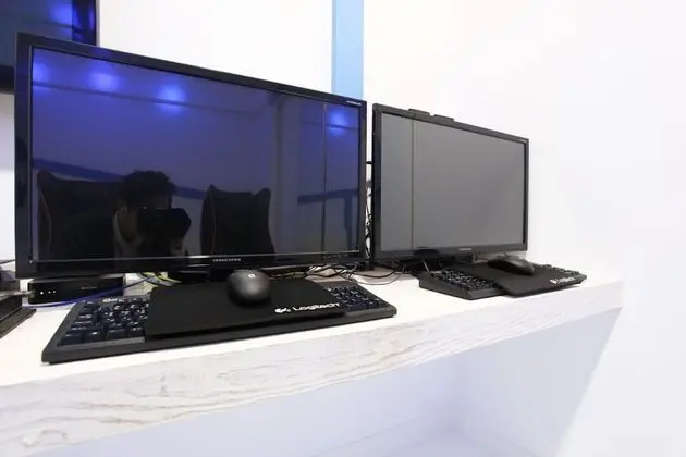 Oda (Premium (2PC 65-inch TV))