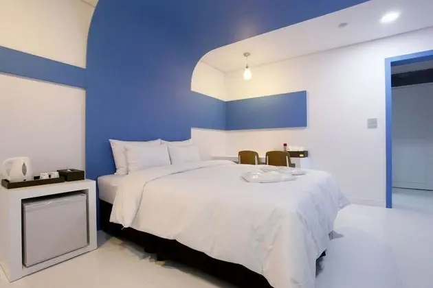 Oda (Premium (2PC 65-inch TV))