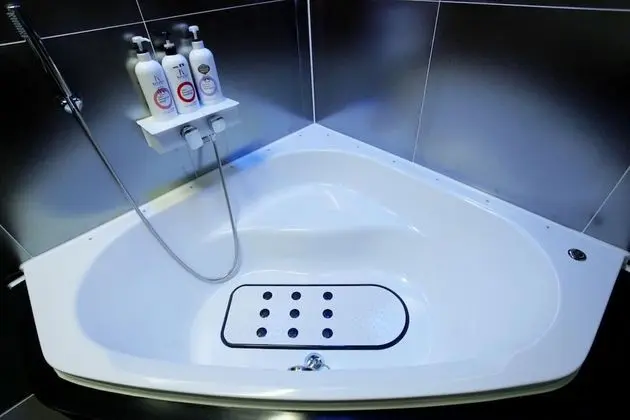 Oda (Premium (2PC 65-inch TV))