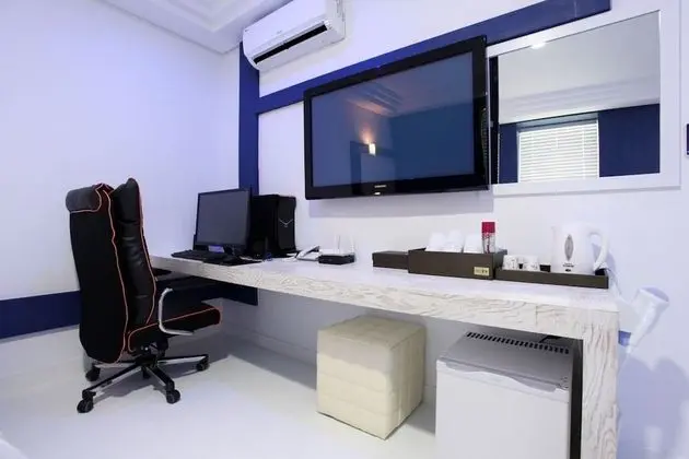 Oda (Standard (1PC 65-inch TV))