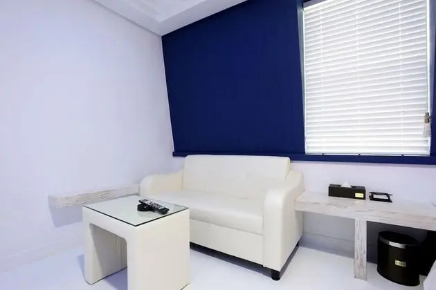 Oda (Standard (1PC 65-inch TV))