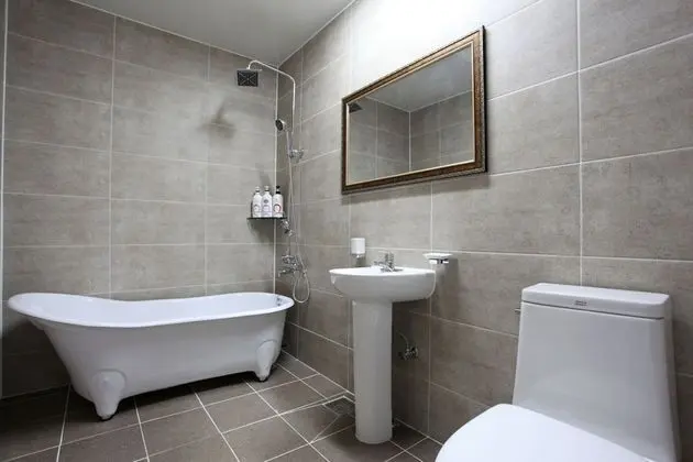 Oda (Standard (1PC 65-inch TV))