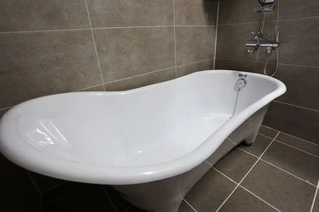 Oda (Standard (1PC 65-inch TV))