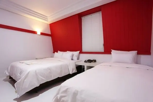 Oda (Standard Twin (1PC 65-inch TV))