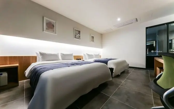 Oda (Suite Party Room)