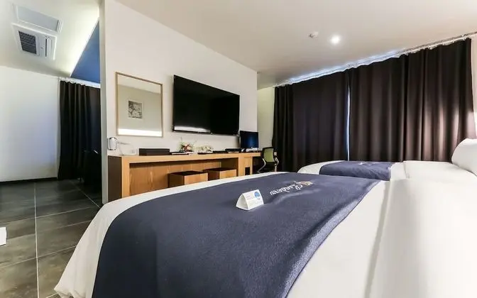 Oda (Suite Party Room)