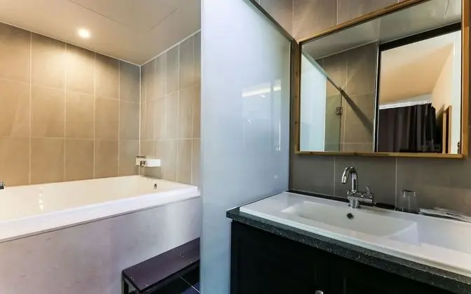 Oda (Suite Party Room)