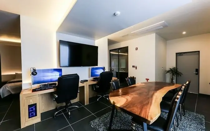 Oda (Suite Party Room(PC))