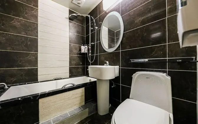 Oda (Couple PC (LOL Netflix available No-H)