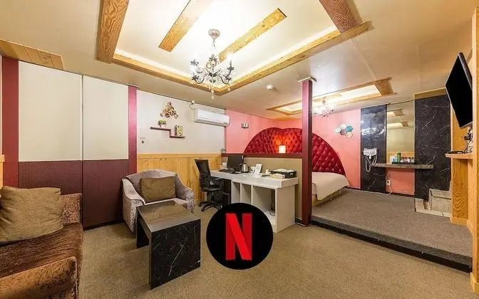 Oda (Deluxe Beauty ) (Netflix/LOL 1pc avai)