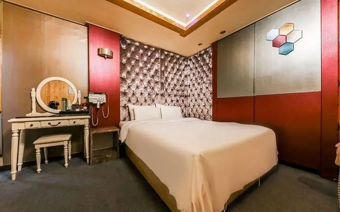 Oda (Deluxe Beauty ) (Netflix/LOL 1pc avai)