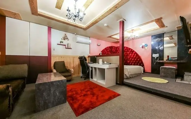 Oda (Deluxe Beauty ) (Netflix/LOL 1pc avai)