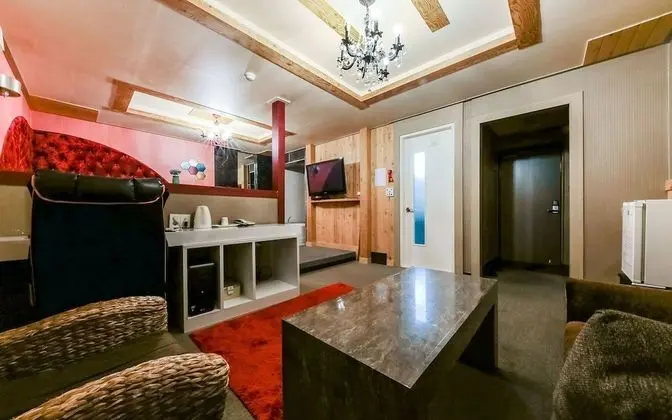 Oda (Deluxe Beauty ) (Netflix/LOL 1pc avai)