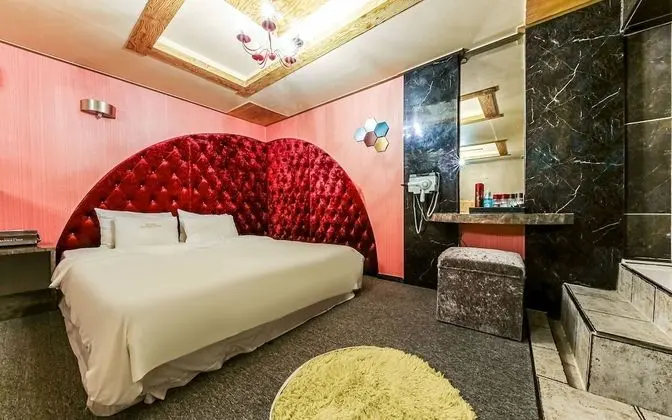 Oda (Deluxe Beauty ) (Netflix/LOL 1pc avai)