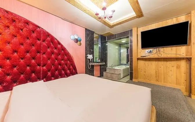 Oda (Deluxe Beauty ) (Netflix/LOL 1pc avai)