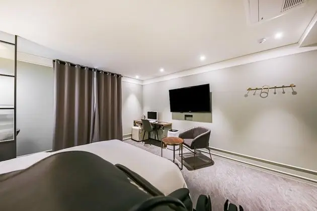 Classic Tek Büyük Yataklı Oda