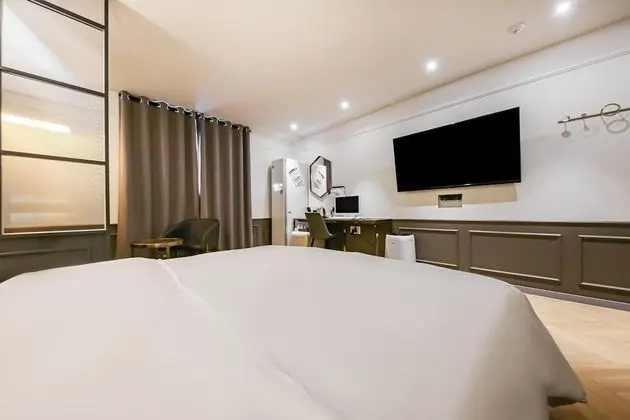 Deluxe Tek Büyük Yataklı Oda